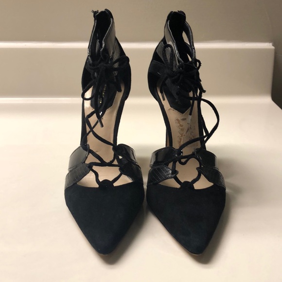 💜💜SOLD💜💜 Zara black suede cut out pumps - Picture 2 of 6